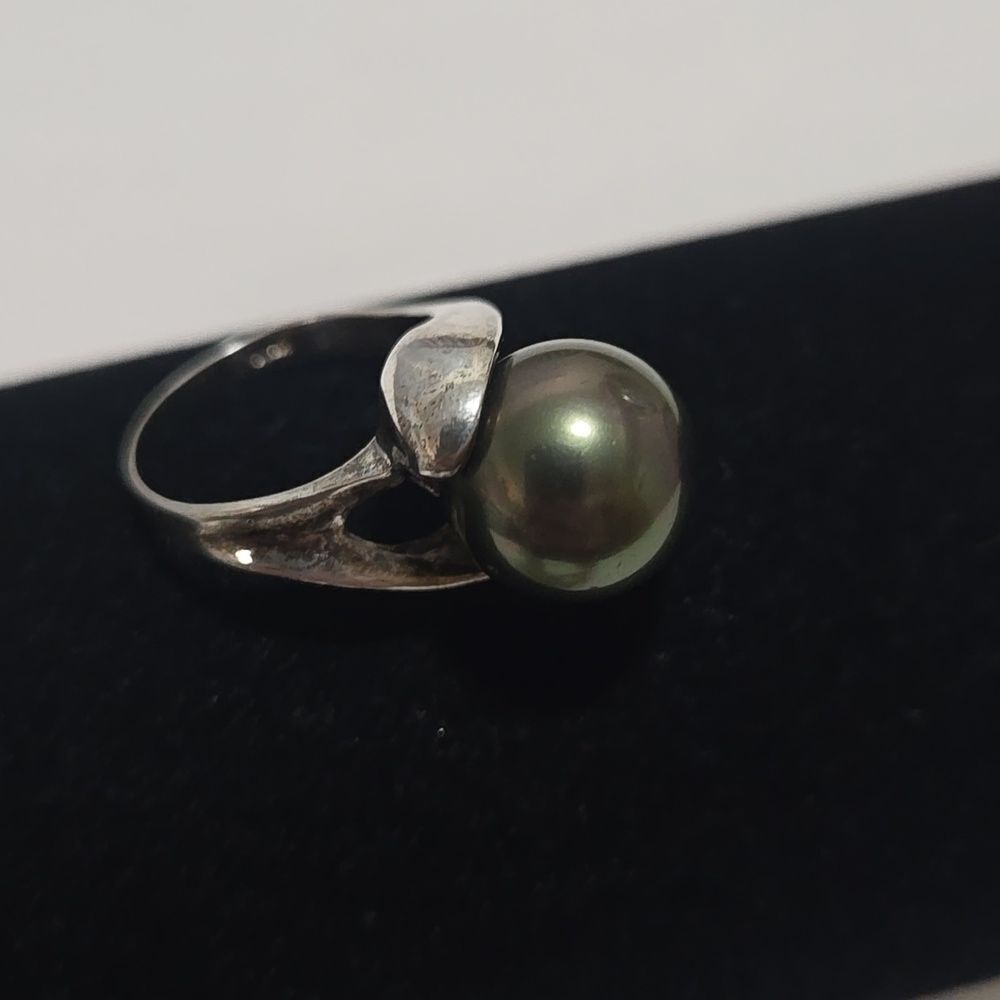 Sterling Silver Ring With 12mm Natural Black Tahitian Round Pearl